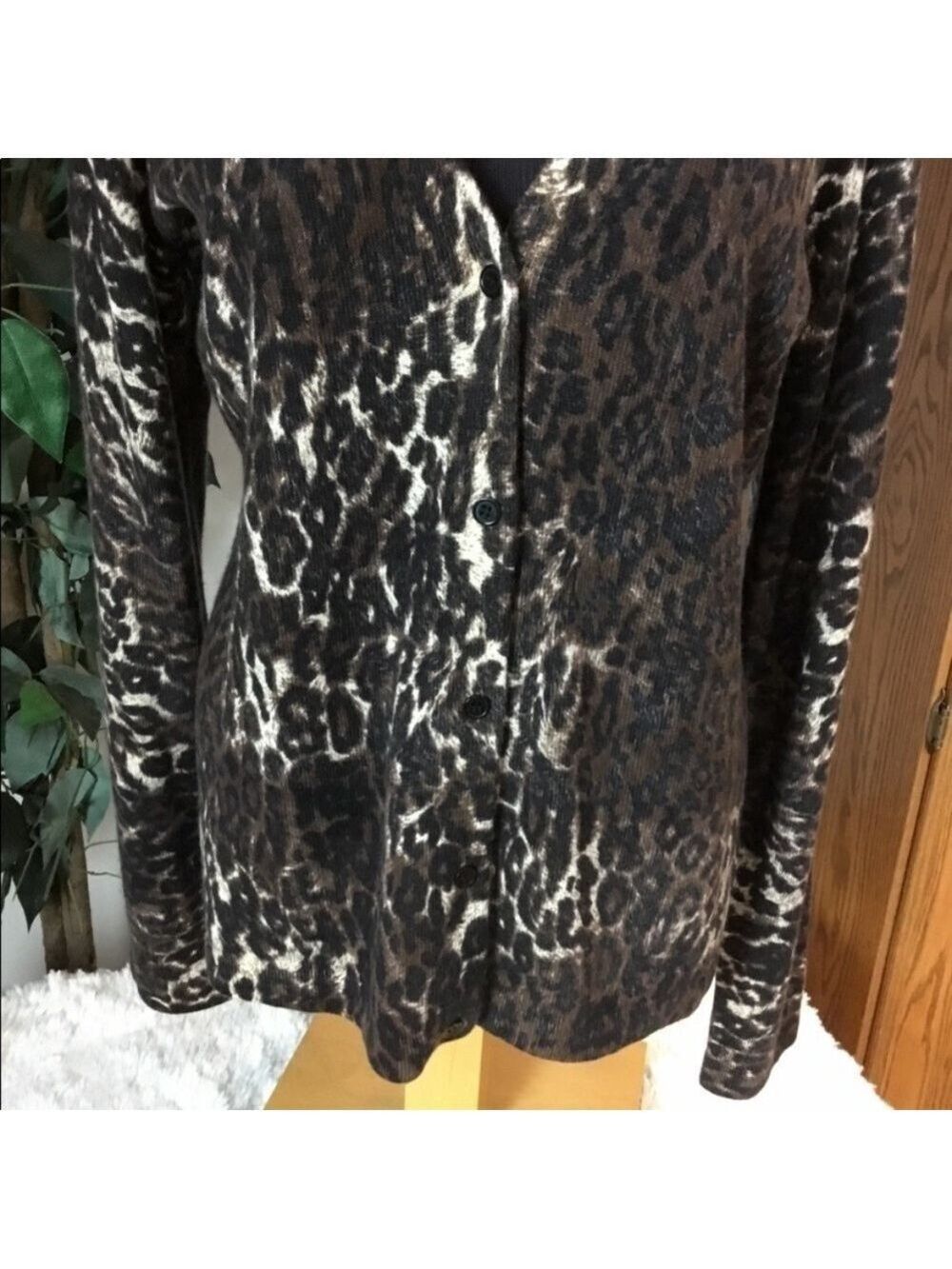 Neiman Marcus 100% Cashmere Leopard Print Cardigan Sweater XL NWT - Picture 5 of 13